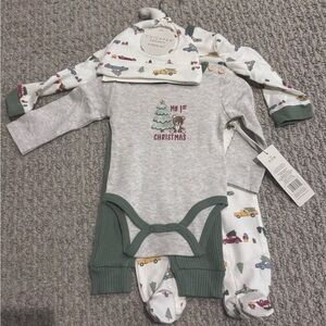 chick pea Gray and Green Christmas Baby Set